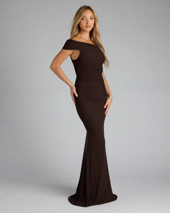 A stunning pick for an engagement photoshoot outfit or wedding guest dress, this formal dress showcases the Ashlynn Off-Shoulder Mermaid Formal Dress in brown with a graceful silhouette that captures the moment.