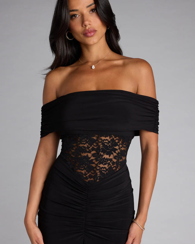 Serving soft glam with every step, the Lily Off-The-Shoulder Mermaid Formal Dress is the perfect black prom dress for unforgettable photos and a glow-up you’ll feel all night.