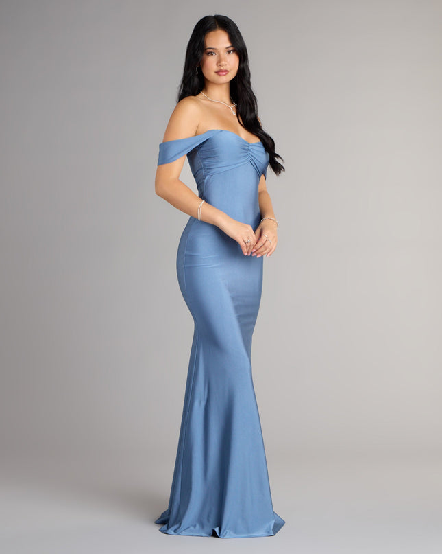 Feel polished and confident in the Rae Off-The-Shoulder Mermaid Formal Dress, a prom dress designed with luxe fabric and modern detail that shows off your vibe.