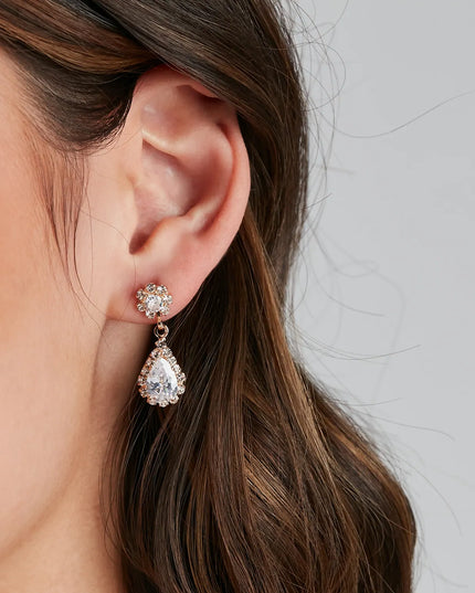 Get inspired with the Endless Glam Rhinestone Collar And Earrings Set, a feed-worthy gold piece that’s part of Windsor's updated and curated women’s clothing edit packed with must-have 2026 outfit ideas.