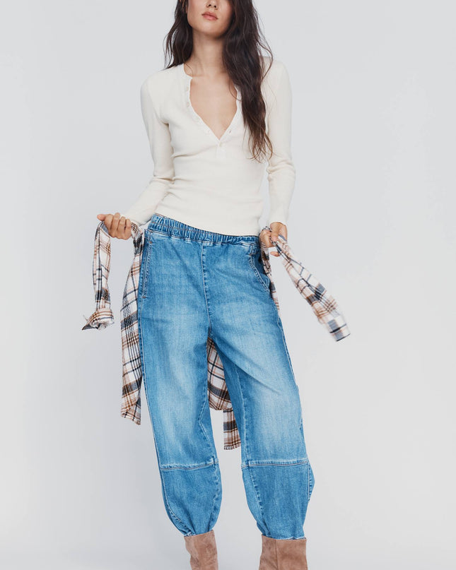 fp2-color:092|Pilcro Izzie Women's Relaxed Pull-On Barrel Jeans — Palms Wash — 4